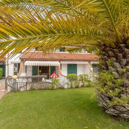 Babyaccommodation In Family Ii דירה